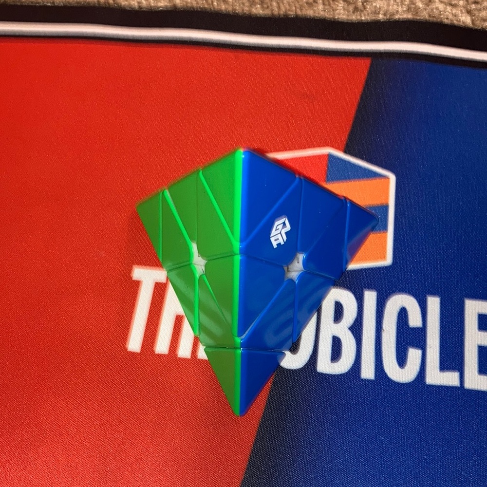 GAN Pyraminx Magnetic Speed Cube